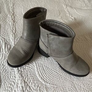 OshKosh B'gosh Gray Ankle Boots with Suede Finish